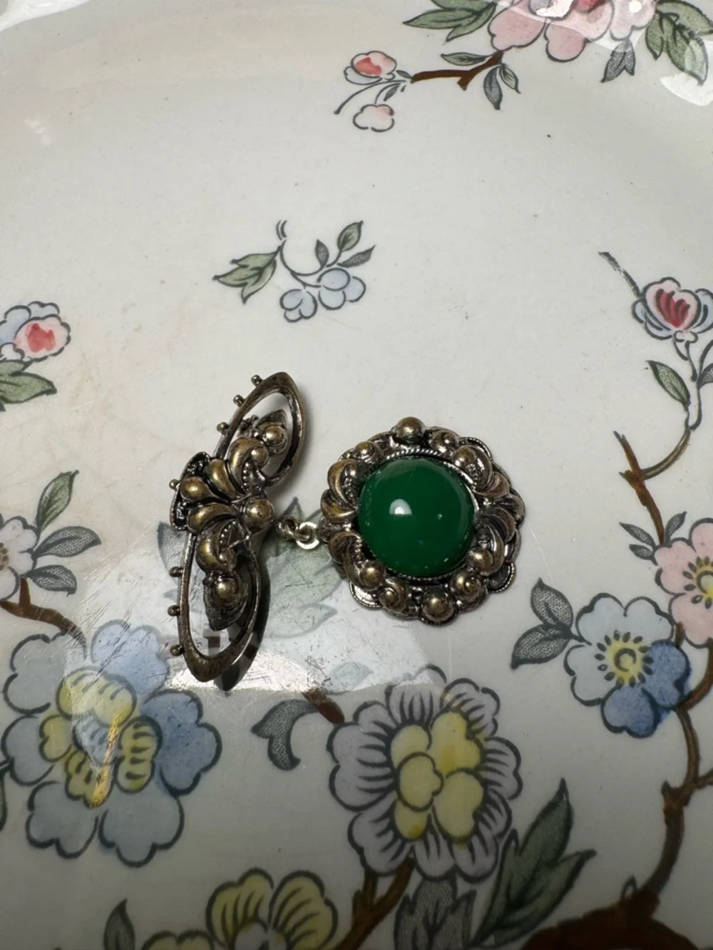 Vintage Silver tone Brooch with Green Cabochon! - Picture 5 of 7